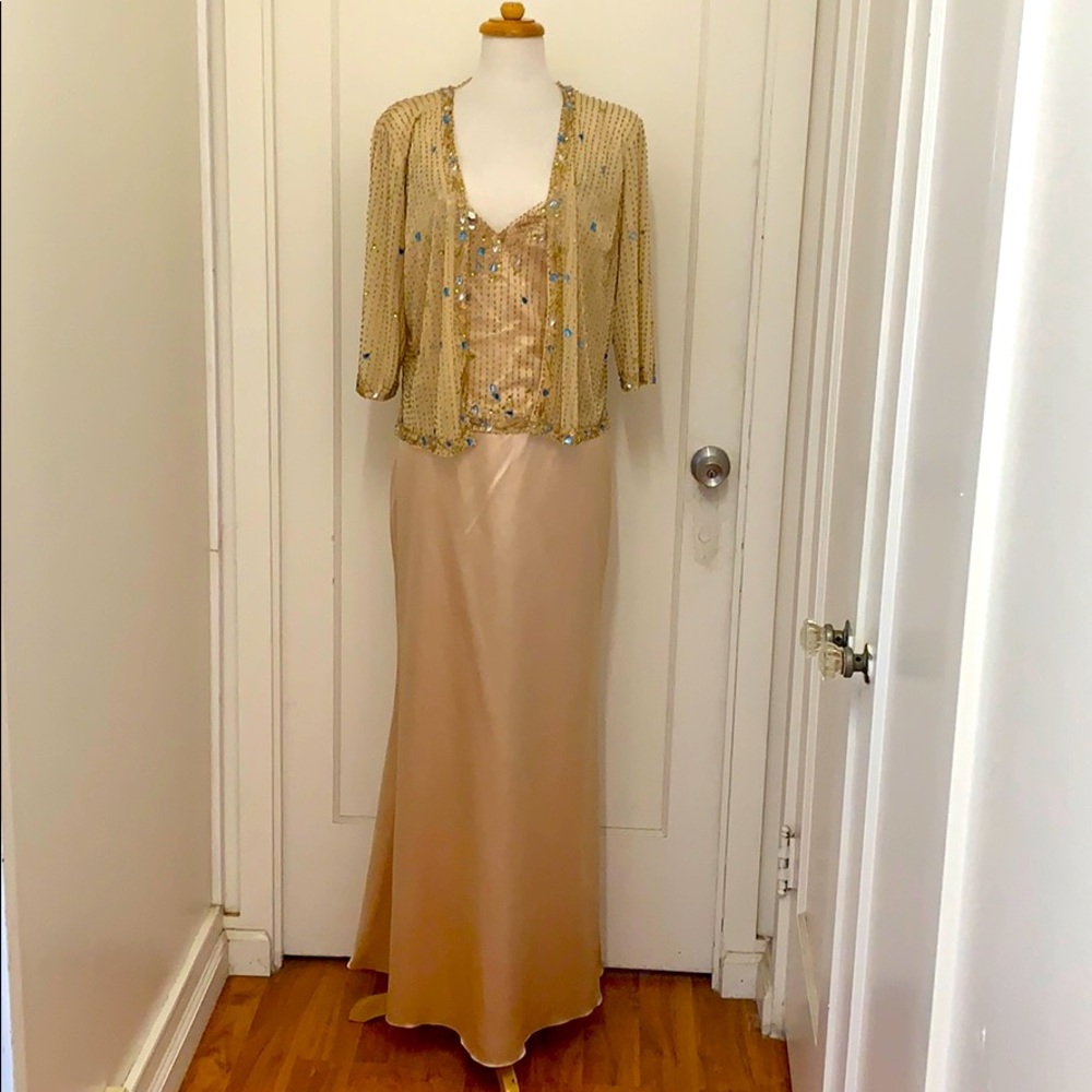 Gorgeous 2-piece dress and jacket set